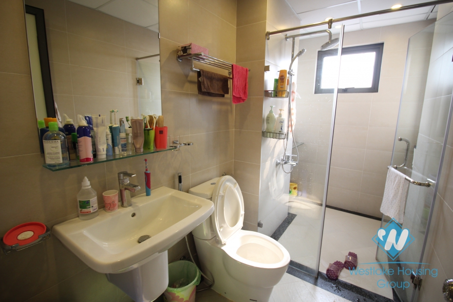 Lakefront penthouse apartment to rent in Hai Ba Trung ,Dong Da, Hanoi