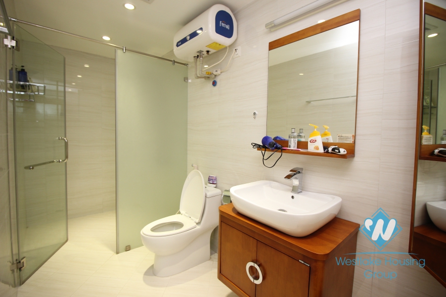  Luxury and serviced apartment for rent in Hai Ba Trung District, near Vincom