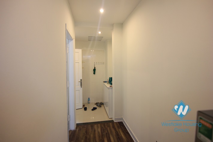 Cheap price 02 bedrooms apartment for rent in Au co st, Tay Ho area