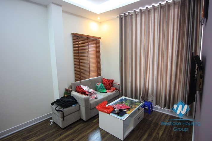 Cheap price 02 bedrooms apartment for rent in Au co st, Tay Ho area