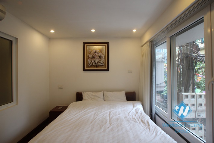 One bedroom apartment with fully furniture for rent in Truc Bach, Ba Dinh, Ha Noi