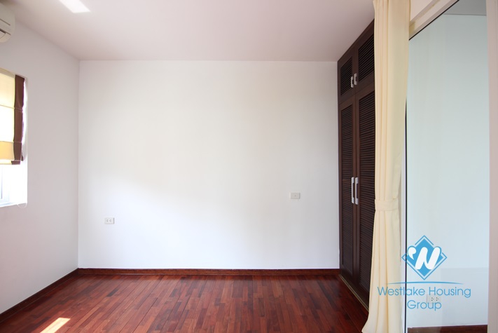 Beautiful 4 bedrooms apartment for rent on Au Co, Tay Ho, Hanoi