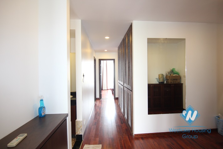 Beautiful 4 bedrooms apartment for rent on Au Co, Tay Ho, Hanoi