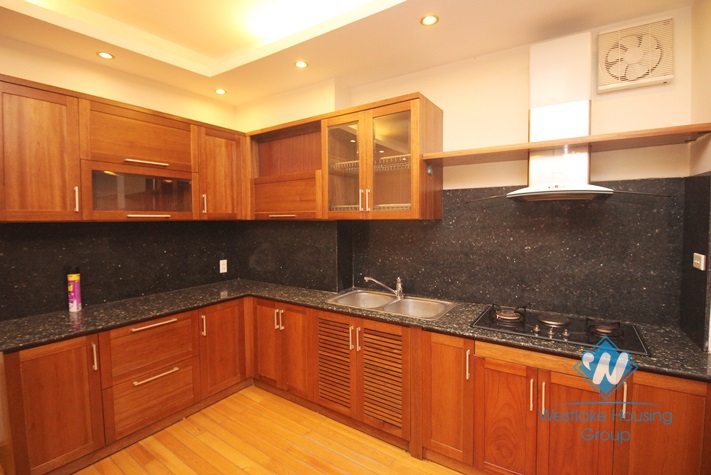 Beautiful house on the lake for rent in Yen Phu area, Tay Ho district 