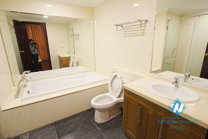 Nice apartment for rent in Royal City, Thanh Xuan, Ha Noi with 3 bedrooms