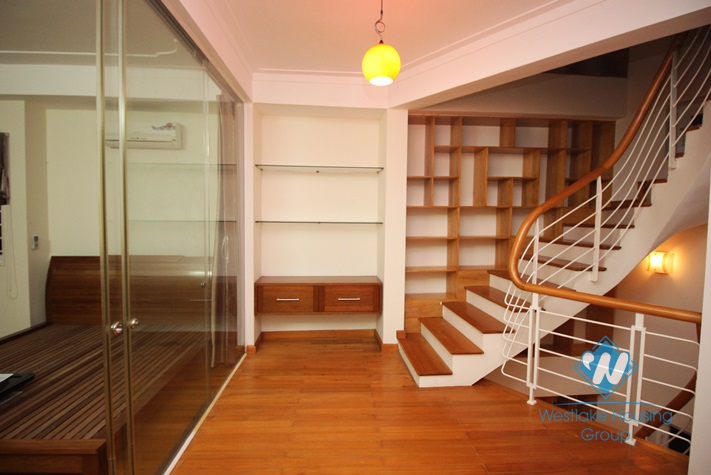 Beautiful house on the lake for rent in Yen Phu area, Tay Ho district 