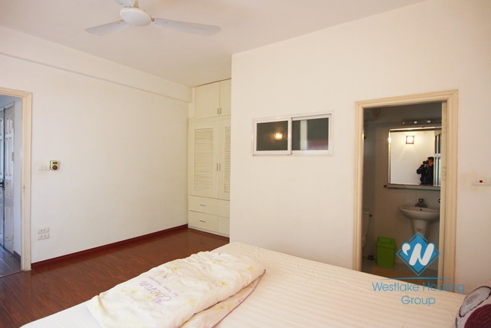 Nice and spacious 1 bedroom apartment for rent in Tay ho, Ha noi