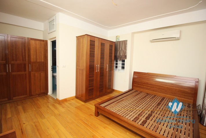 Beautiful house on the lake for rent in Yen Phu area, Tay Ho district 