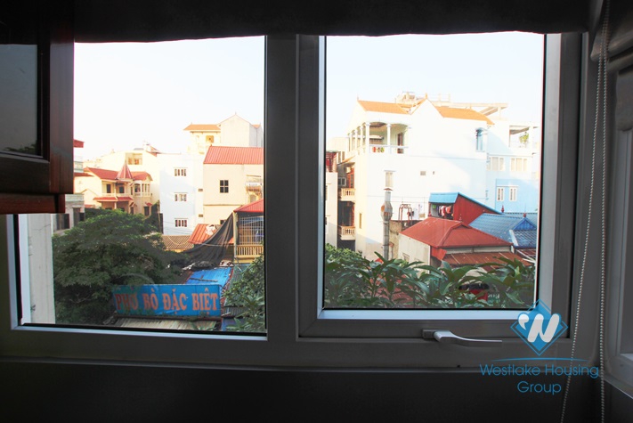 Budget nice studio for rent on Lac Long Quan Street, Tay Ho District, Ha Noi