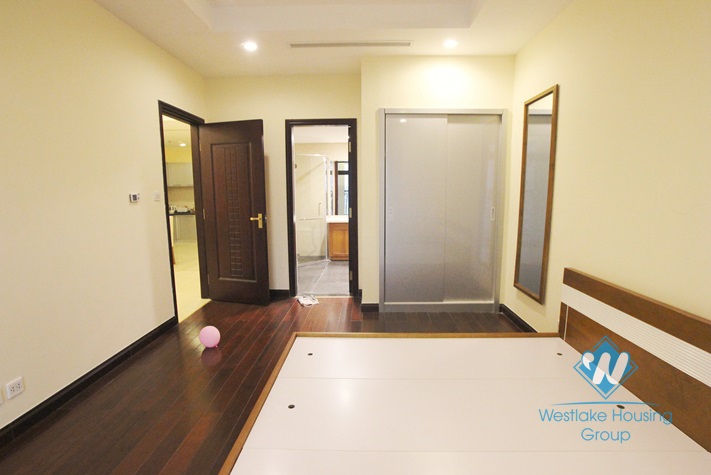Brand new and beautiful apartment for rent in Royal City, Ha Noi