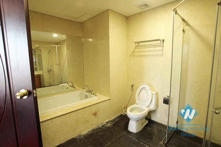 Apartment for rent in Royal city, Thanh Xuan district, Hanoi, high quality apartment for rent price 1100 US$/month