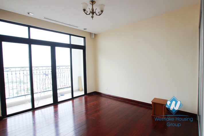 Unfurnished apartment for rent in Royal city, Thanh Xuan, Hanoi