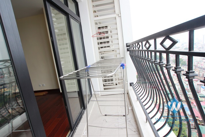 Unfurnished apartment for rent in Royal city, Thanh Xuan, Hanoi