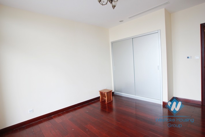 Unfurnished apartment for rent in Royal city, Thanh Xuan, Hanoi
