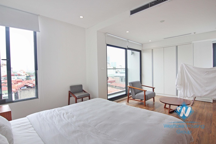 Lake view balcony apartment for rent in Hai Ba TRung