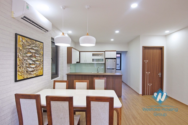 Tay Ho lake side spacious apartment for rent 