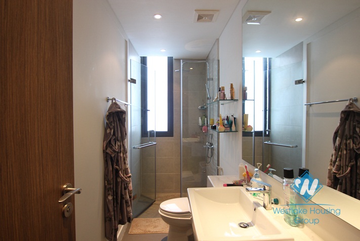 Lakeview super modern apartment for rent on Xuan Dieu, Tay Ho