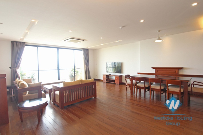 High floor lake front apartment for rent in Tay Ho