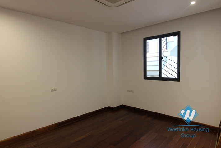 High floor lake front apartment for rent in Tay Ho