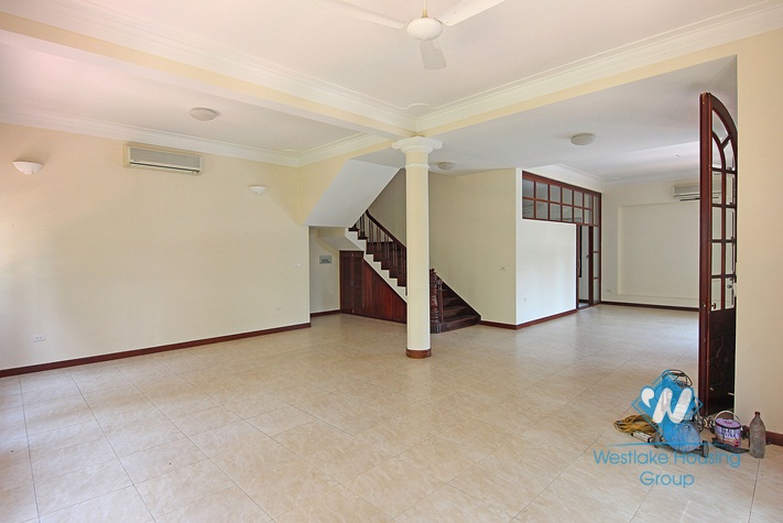 Spacious house for rent in a quiet alley off Xuan Dieu, Tay Ho