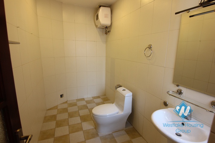 Spacious house for rent in a quiet alley off Xuan Dieu, Tay Ho