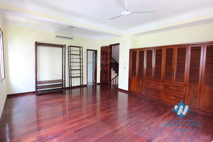 Spacious house for rent in a quiet alley off Xuan Dieu, Tay Ho