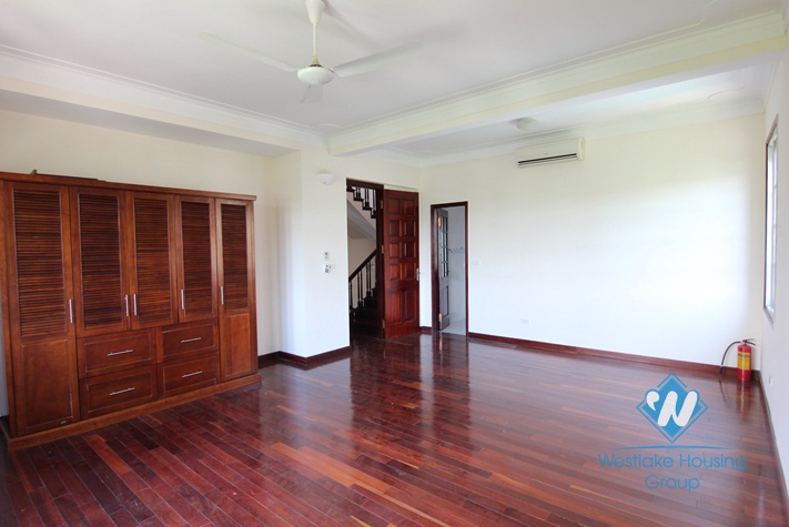 Spacious house for rent in a quiet alley off Xuan Dieu, Tay Ho