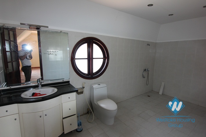 Spacious house for rent in a quiet alley off Xuan Dieu, Tay Ho