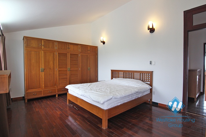 Tay Ho lovely penthouse for rent with lots of windows and natural light