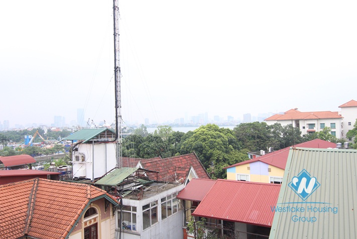 Tay Ho lovely penthouse for rent with lots of windows and natural light