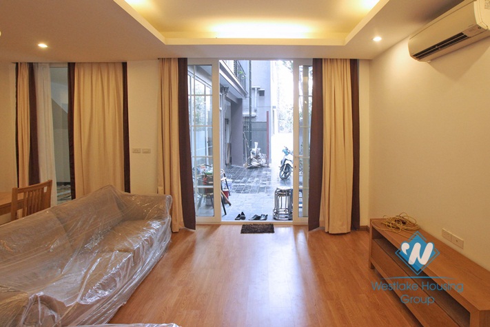 Ground floor apartment for rent in Xuan Dieu, Tay Ho, Hanoi