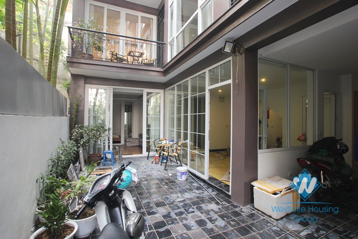 Ground floor apartment for rent in Xuan Dieu, Tay Ho, Hanoi