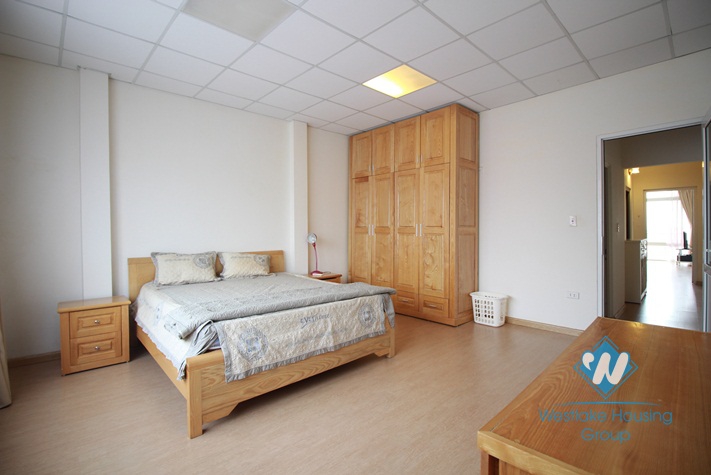 Lake view apartment for rent in Tay Ho, Ha Noi