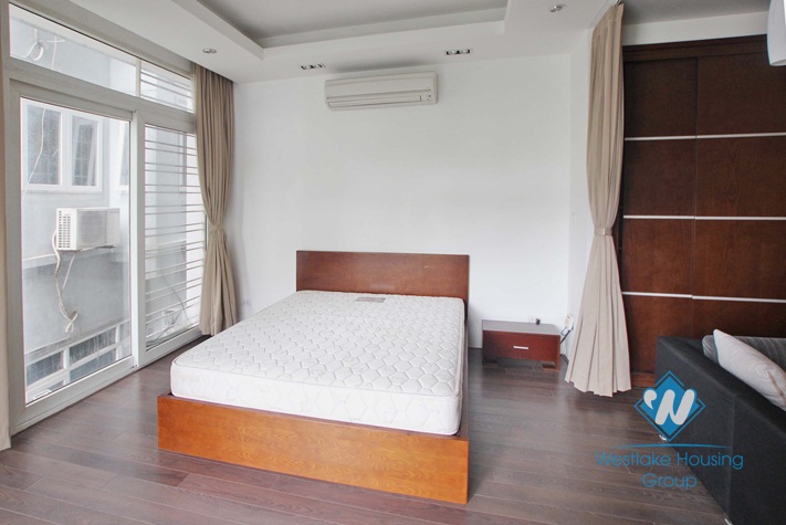 Modern studio for rent in Dang Thai Mai st, Tay Ho, Ha Noi