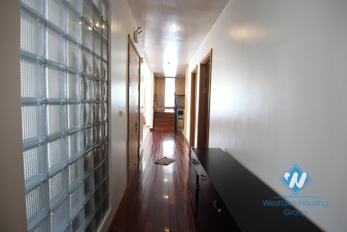 Lovely bright apartment for rent on Nhat Chieu street, Tay Ho, Hanoi