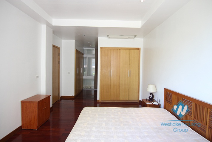 Lovely bright apartment for rent on Nhat Chieu street, Tay Ho, Hanoi