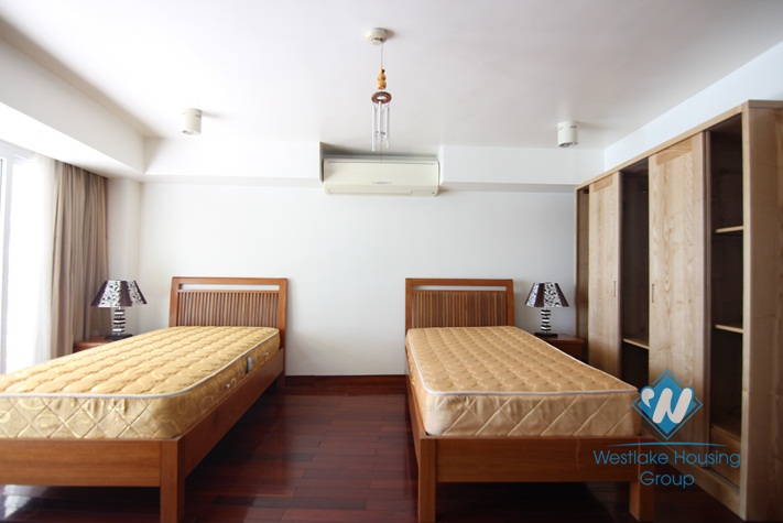 Lovely bright apartment for rent on Nhat Chieu street, Tay Ho, Hanoi