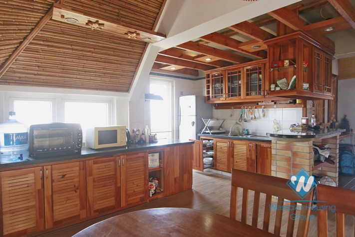 Wonderful lake view apartment for rent on Yen Phu, Tay Ho