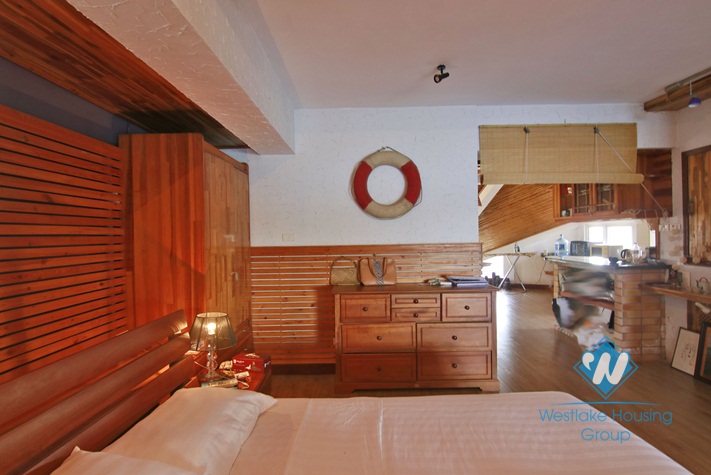 Wonderful lake view apartment for rent on Yen Phu, Tay Ho