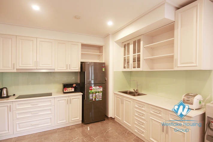 Deluxe apartment for rent in Truc Bach, Ba Dinh
