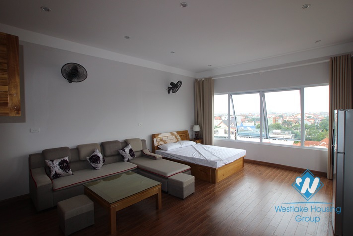 High floor studio to rent rent on To Ngoc Van street, Tay Ho, Hanoi