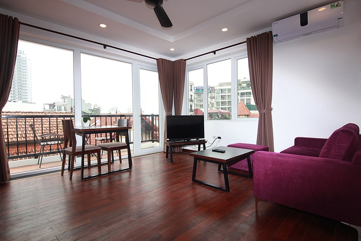 Bright and airy apartment for rent in Tay Ho, Ha Noi - Room 502