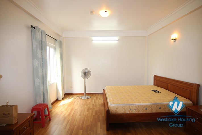 Spacious and affordable one bedroom apartment for rent on Tu Hoa Cong Chua, Tay Ho 