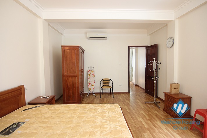 Spacious and affordable one bedroom apartment for rent on Tu Hoa Cong Chua, Tay Ho 