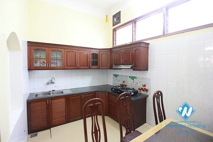 Good house with 4 bedrooms for rent in Au Co st, Tay Ho, Ha Noi. Cheap price