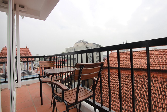 Bright and airy apartment for rent in Tay Ho, Ha Noi - Room 502