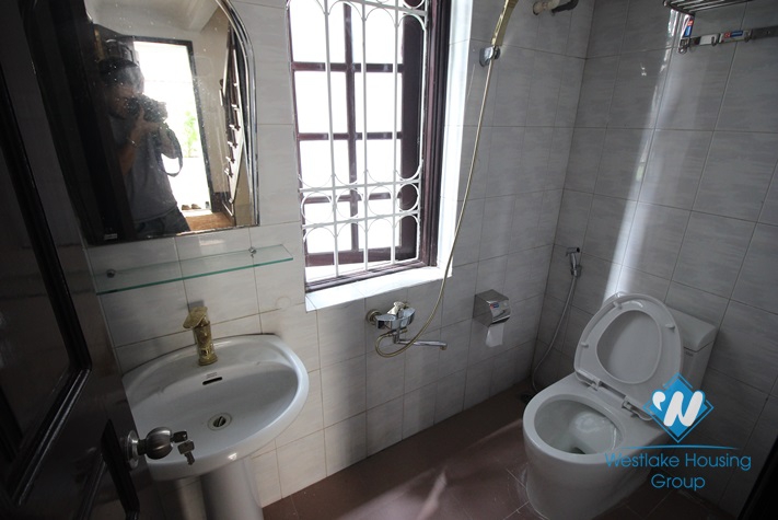Nice unfurnished house for rent  in Tay Ho area 