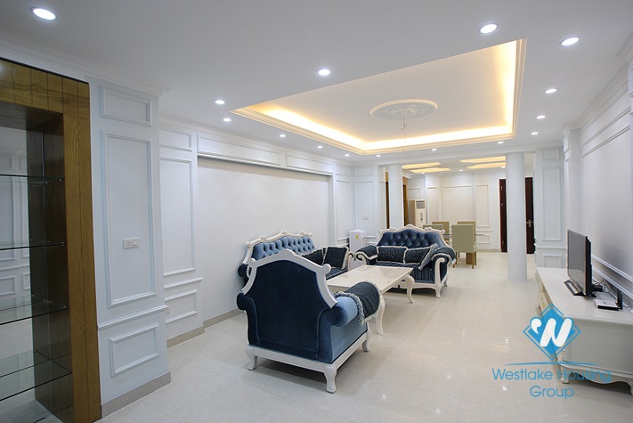 Brand new serviced apartment for lease in Thuy Khue, high floor