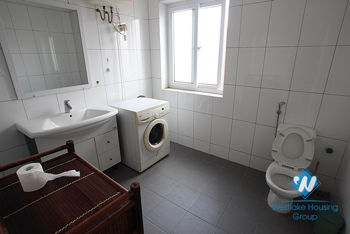 Good apartment for rent in Tay Ho, Ha Noi