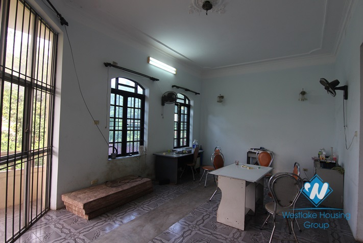 Classic house with nice court yard for rent in Tay Ho district 